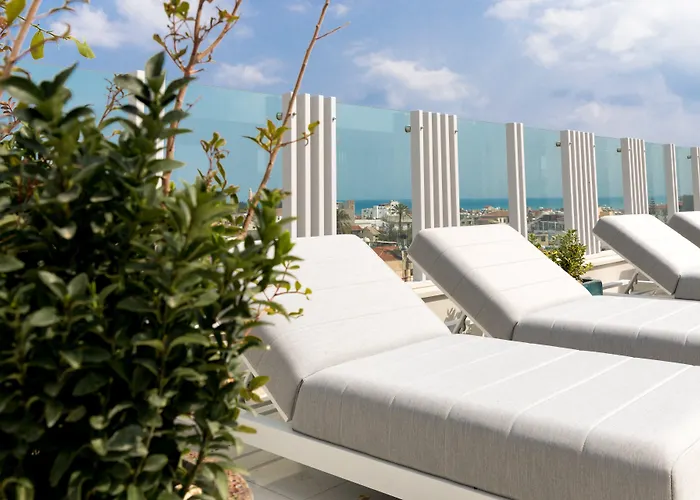 Indigo By Ihg (adults Only) מלון 2*